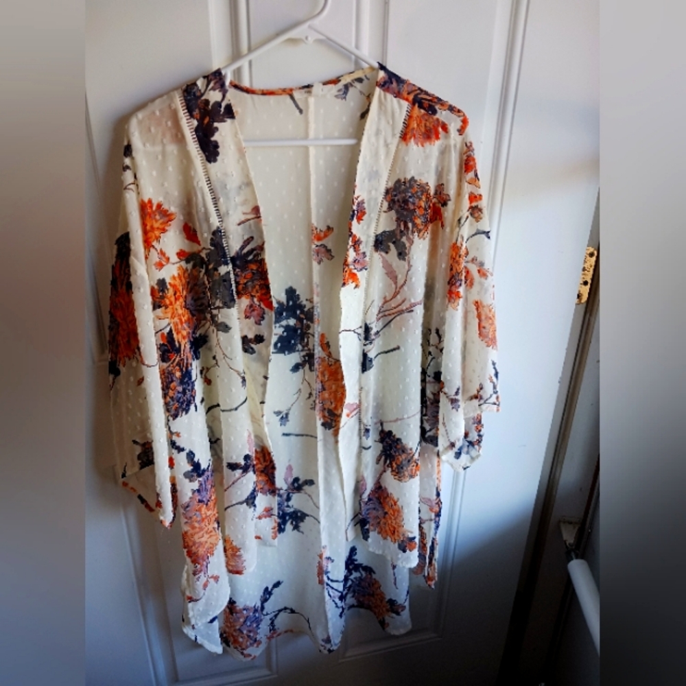 Maurices cream flowered cardigan, size s/m